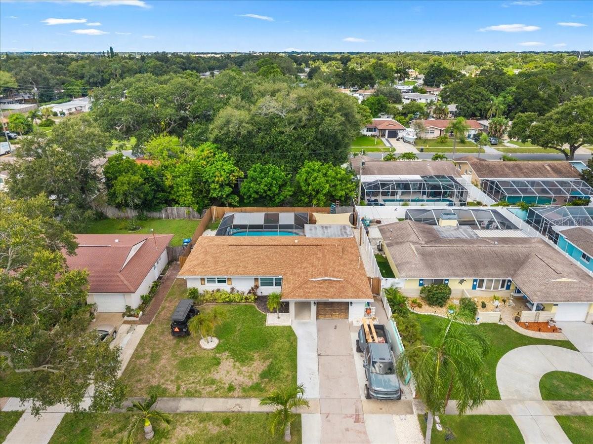 490 E LAKE DR — photo 37
