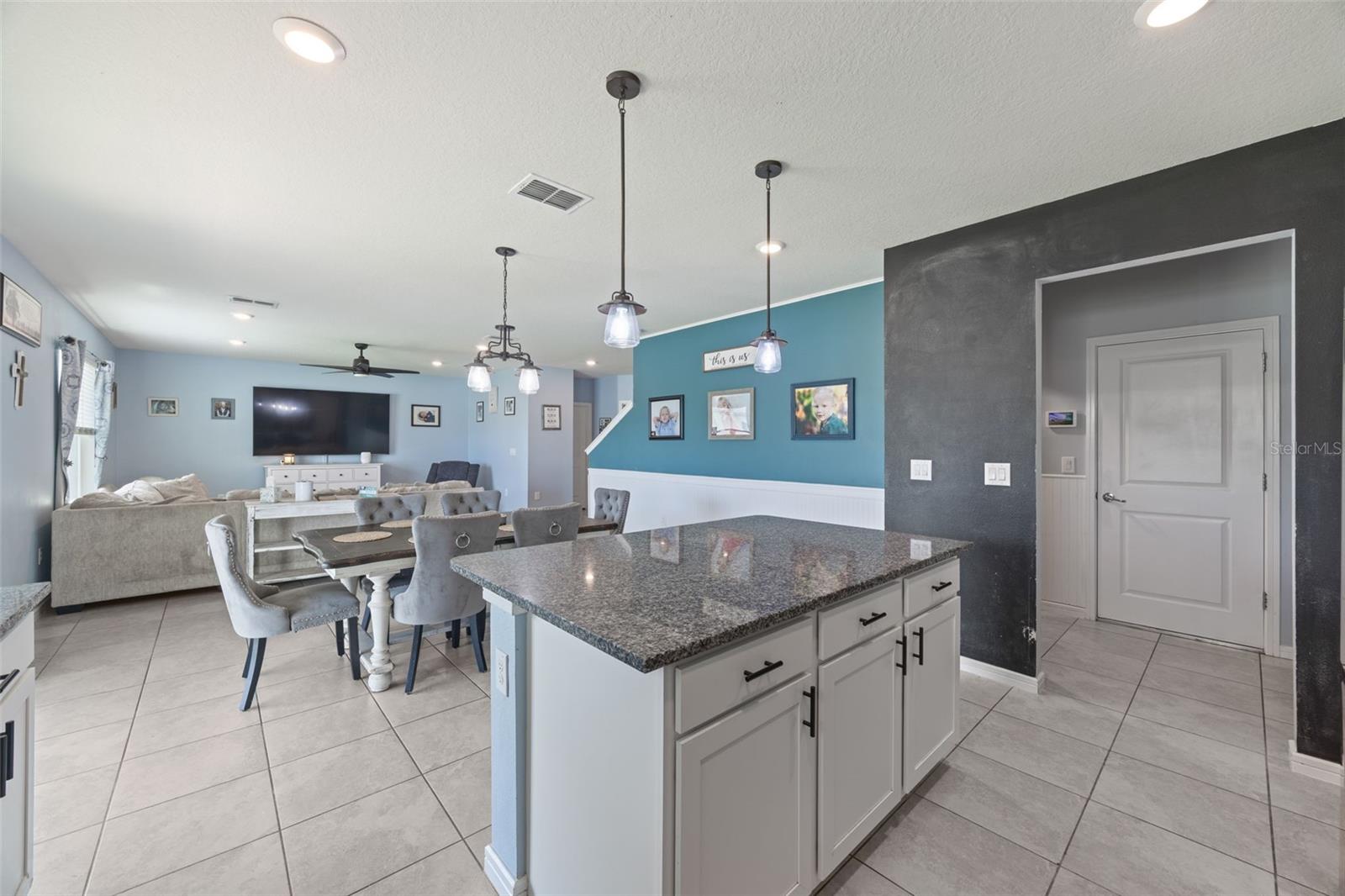 1007 GOLDEN SHINER AVE — photo 23