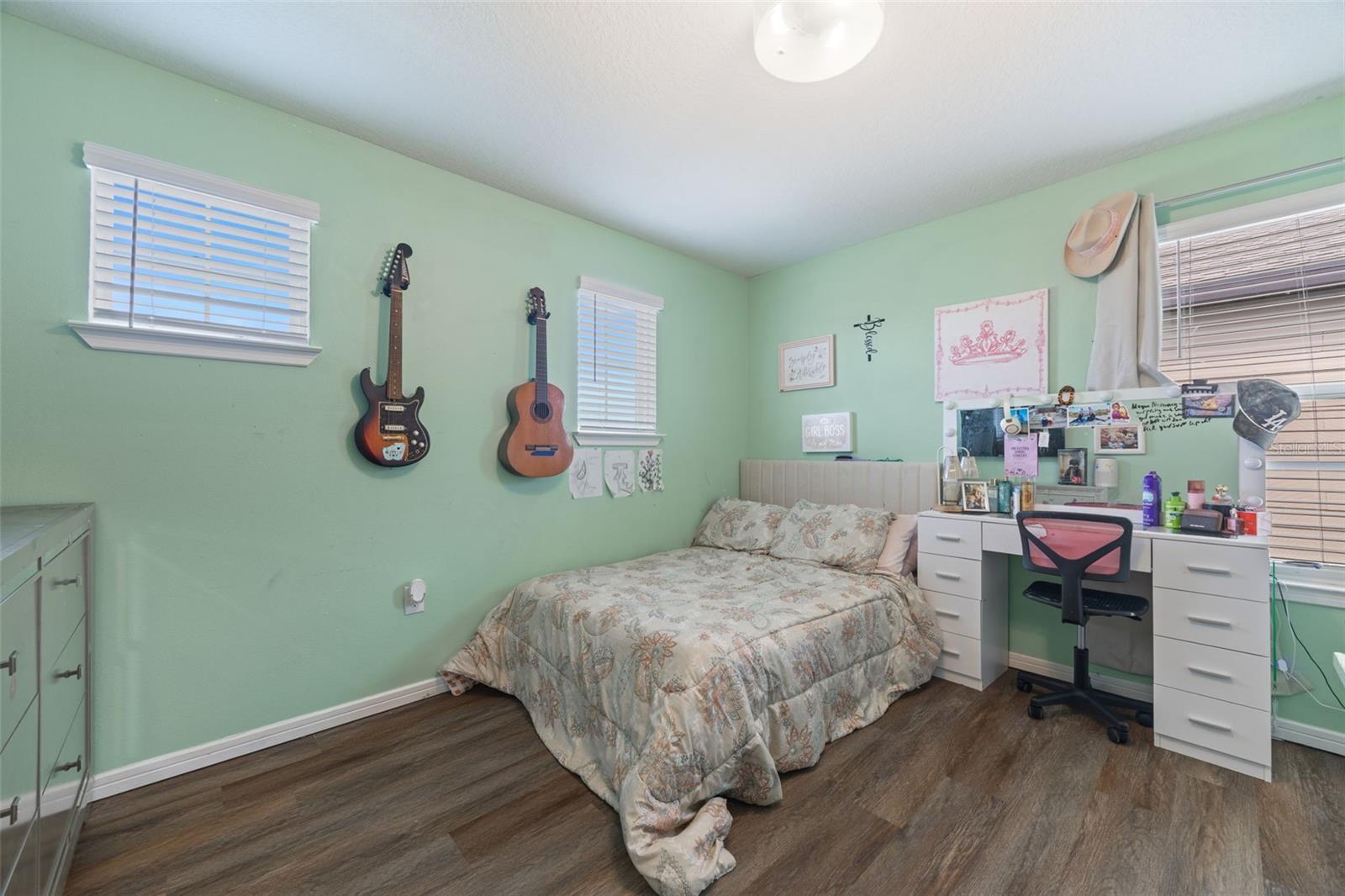 1007 GOLDEN SHINER AVE — photo 41