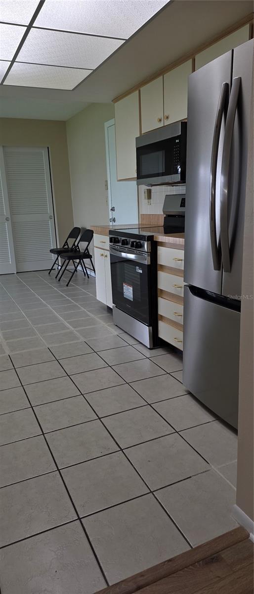 Home in PINELLAS PARK — photo 9