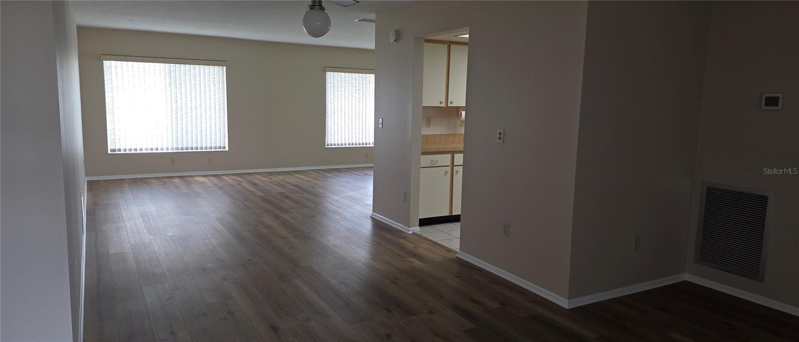 Home in PINELLAS PARK — photo 2