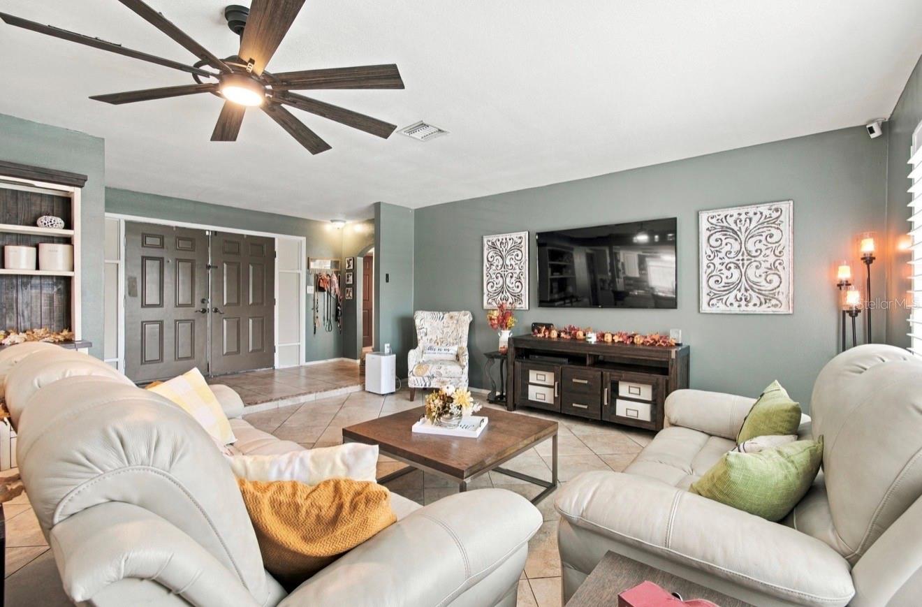 8246 PENWOOD DR — photo 18
