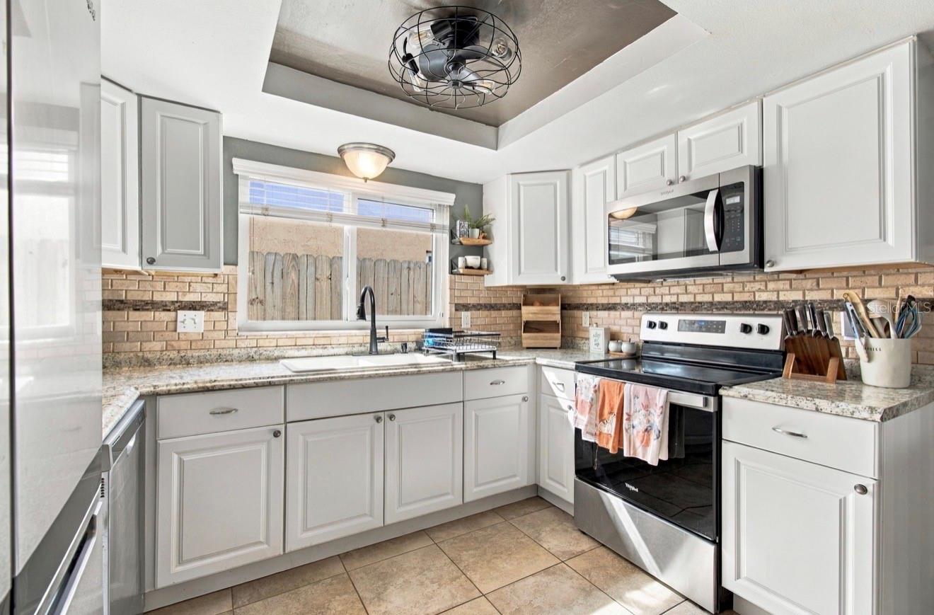 8246 PENWOOD DR — photo 3