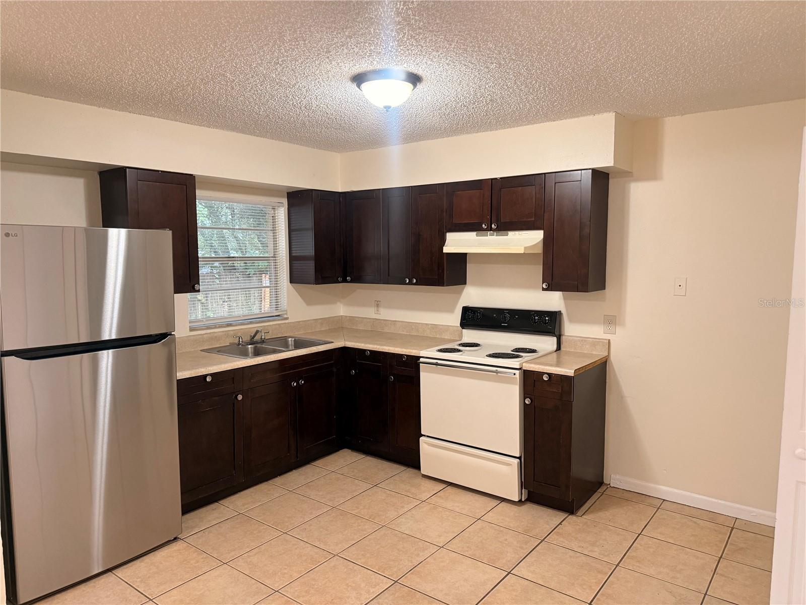 9406 N HARTTS DR #A — photo 12