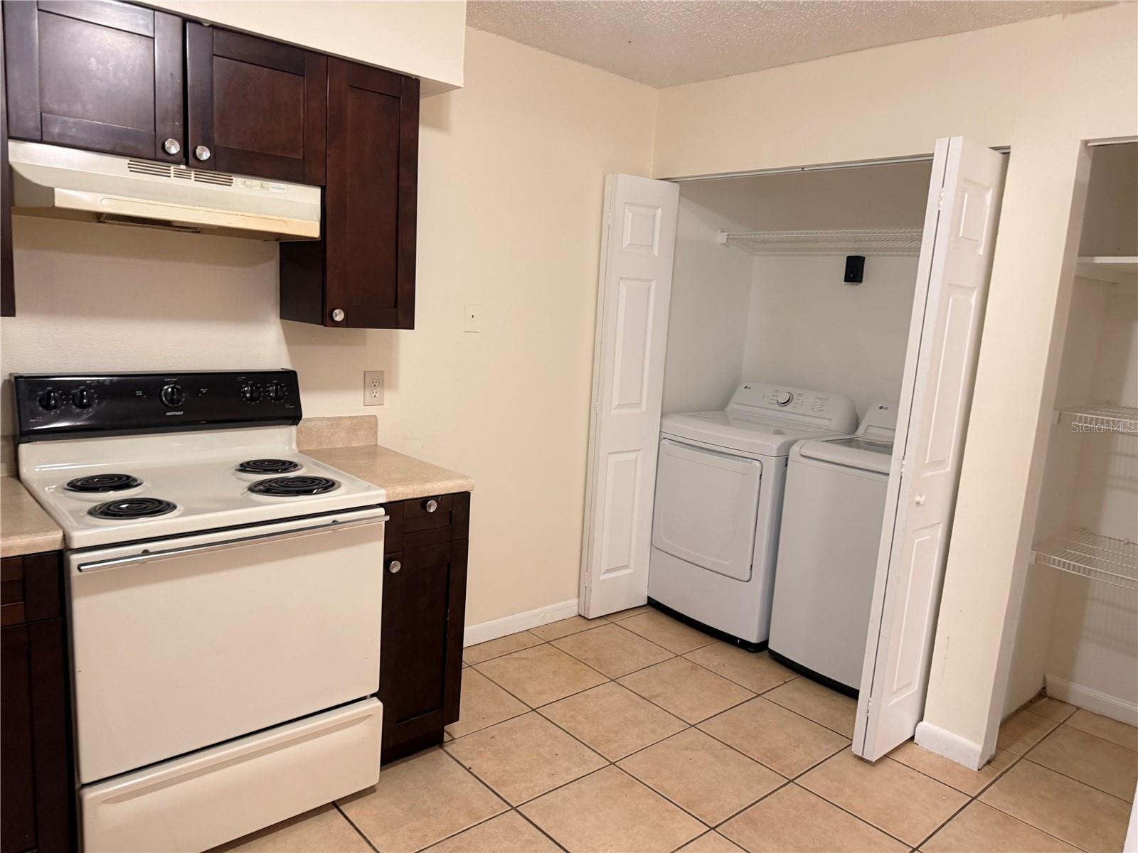 9406 N HARTTS DR #A — photo 13