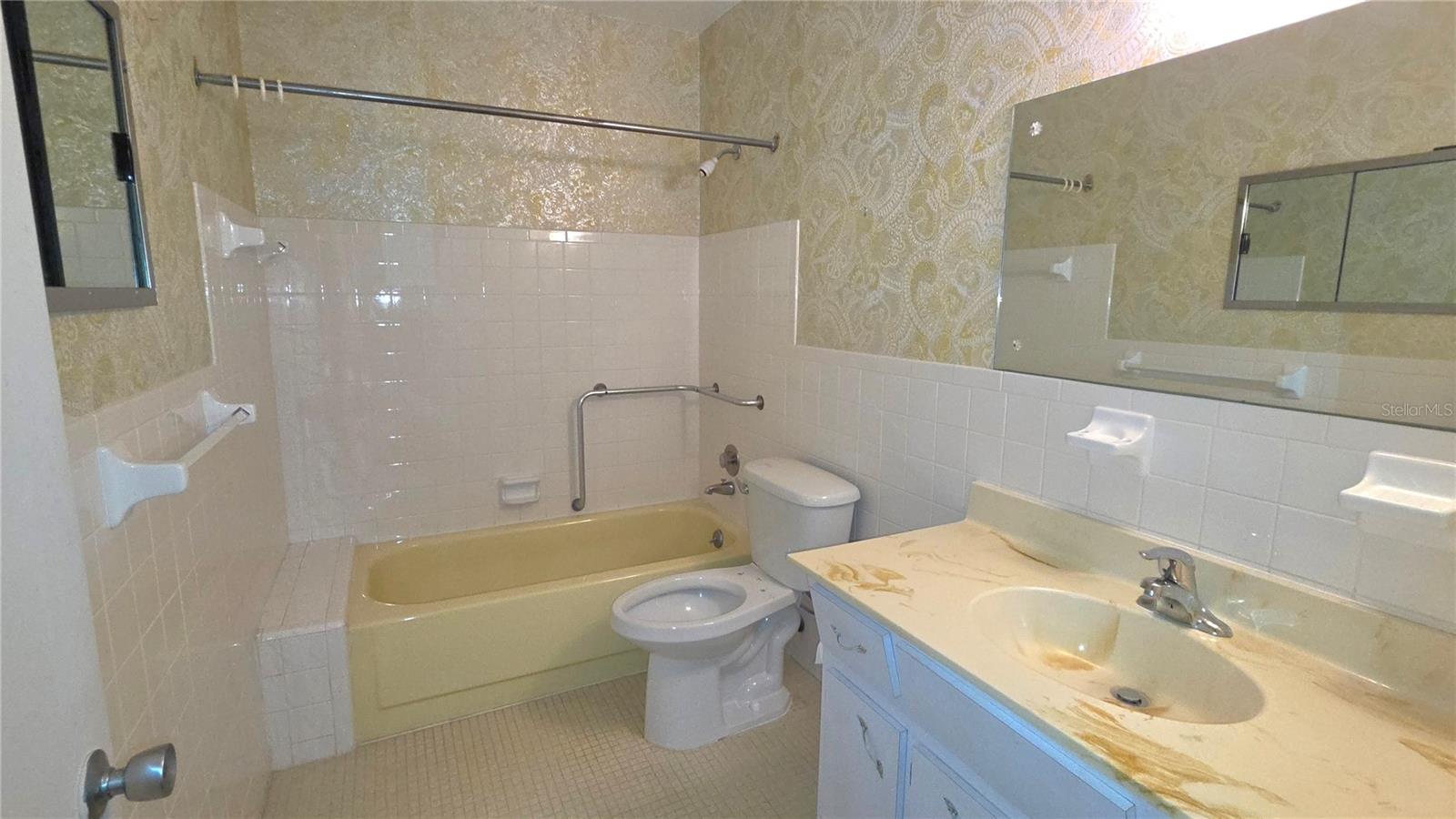 2402 ECUADORIAN WAY #48 — photo 8