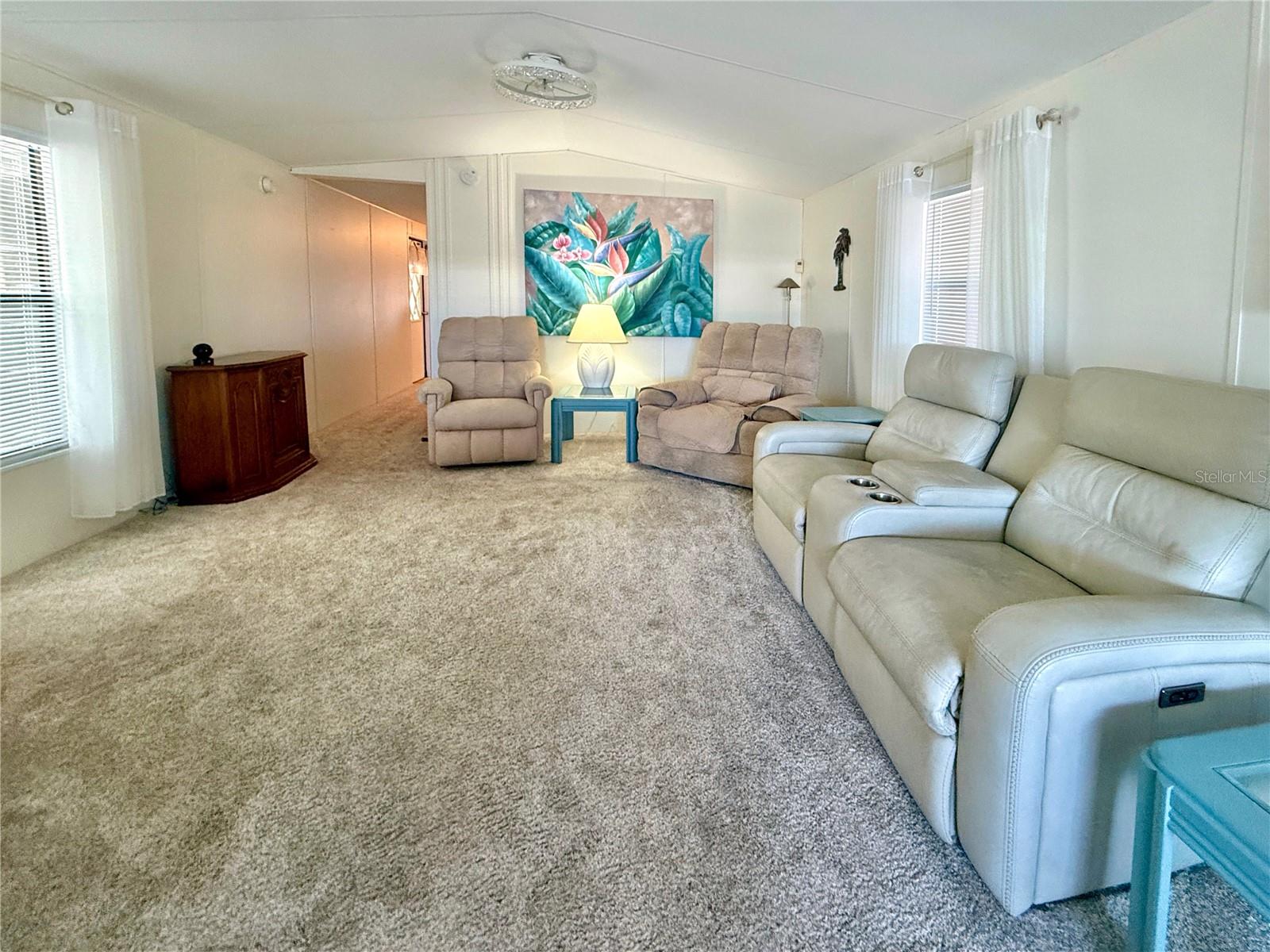 242 S PORT ROYAL LN — photo 3