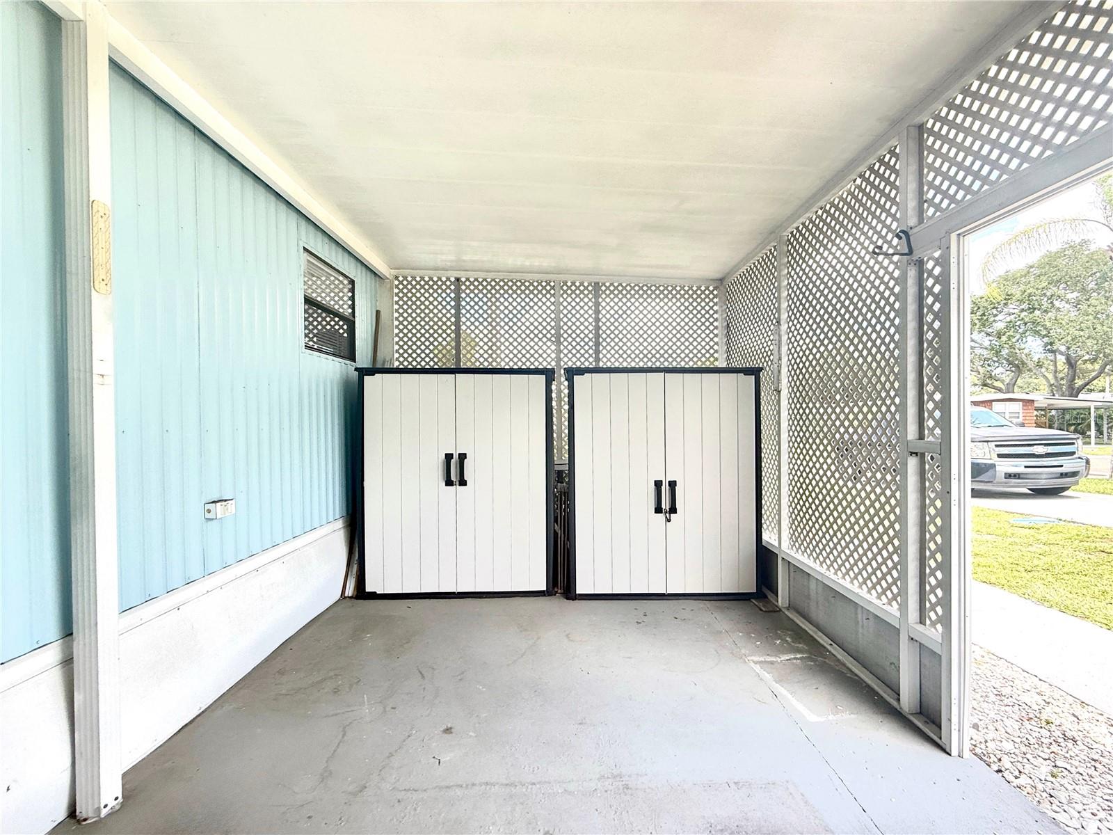 242 S PORT ROYAL LN — photo 13