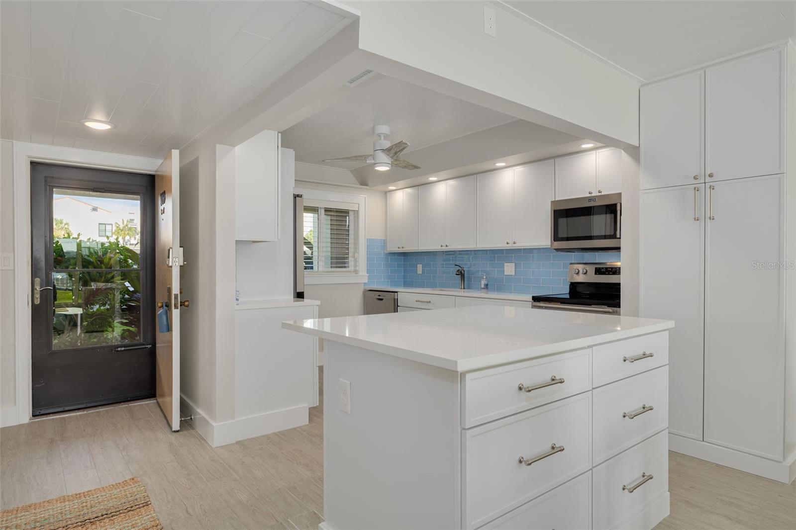 865 S GULFVIEW BLVD #109 — photo 4