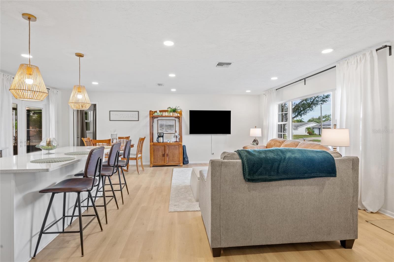 1863 MONICA DR — photo 8