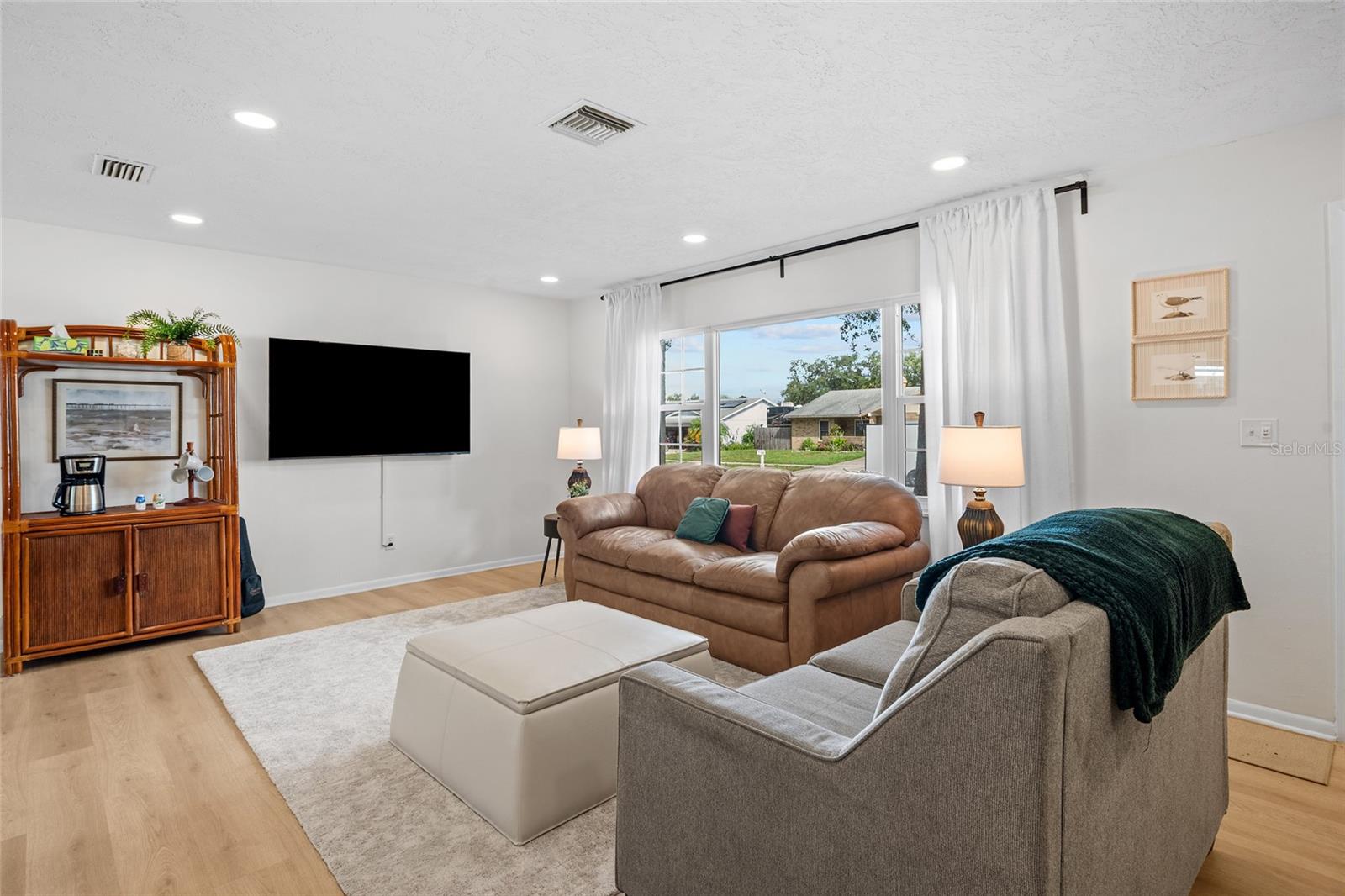 1863 MONICA DR — photo 10