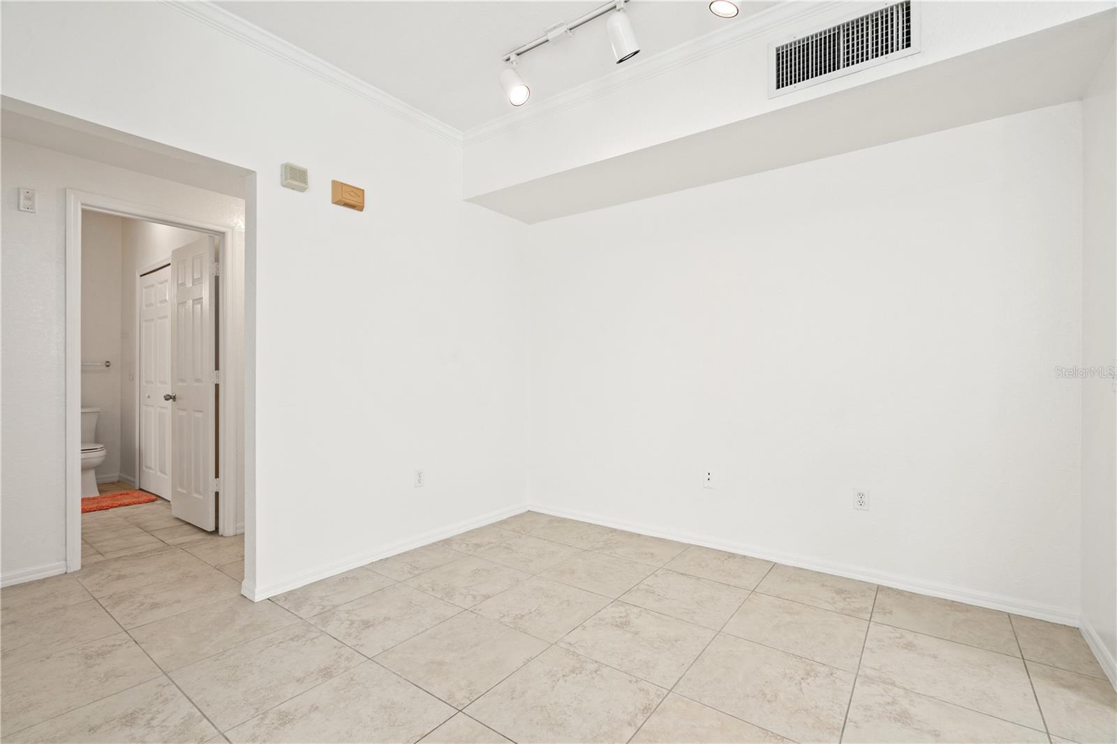 5561 ROSEHILL RD #103 — photo 13