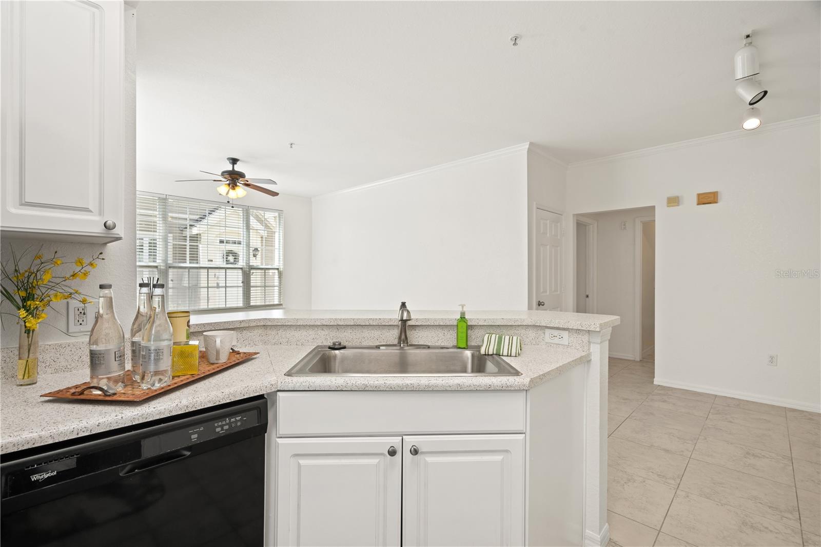 5561 ROSEHILL RD #103 — photo 9