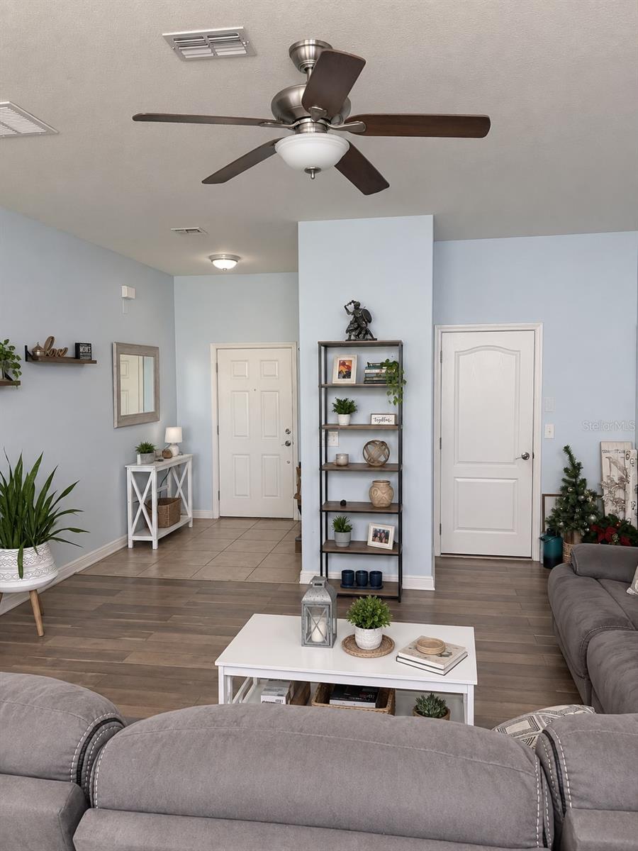 11853 GREENGATE DR — photo 3