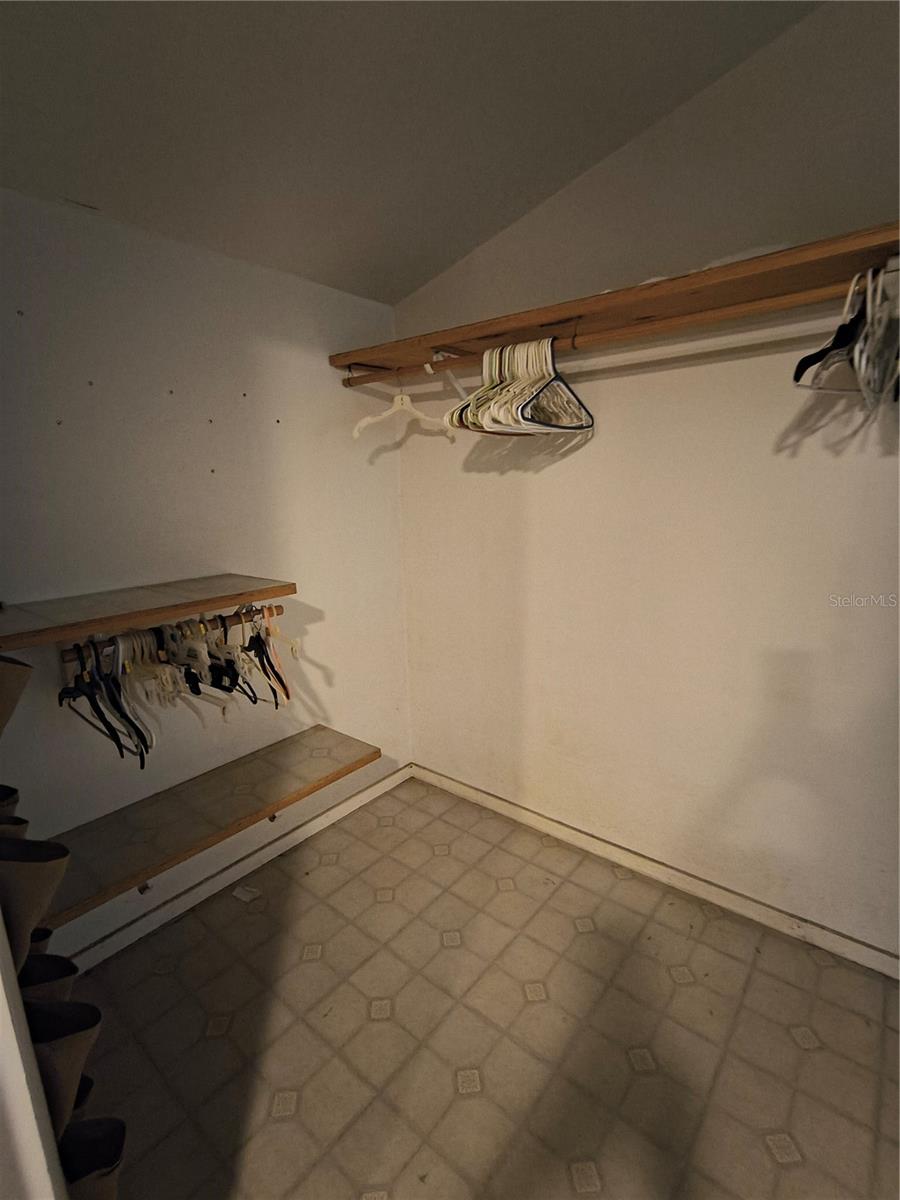 18250 CAUFIELD RD — photo 23