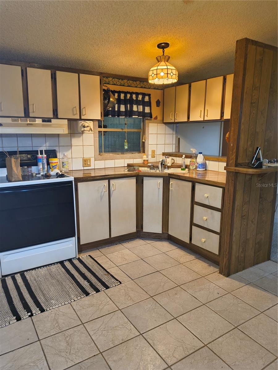 18250 CAUFIELD RD — photo 8