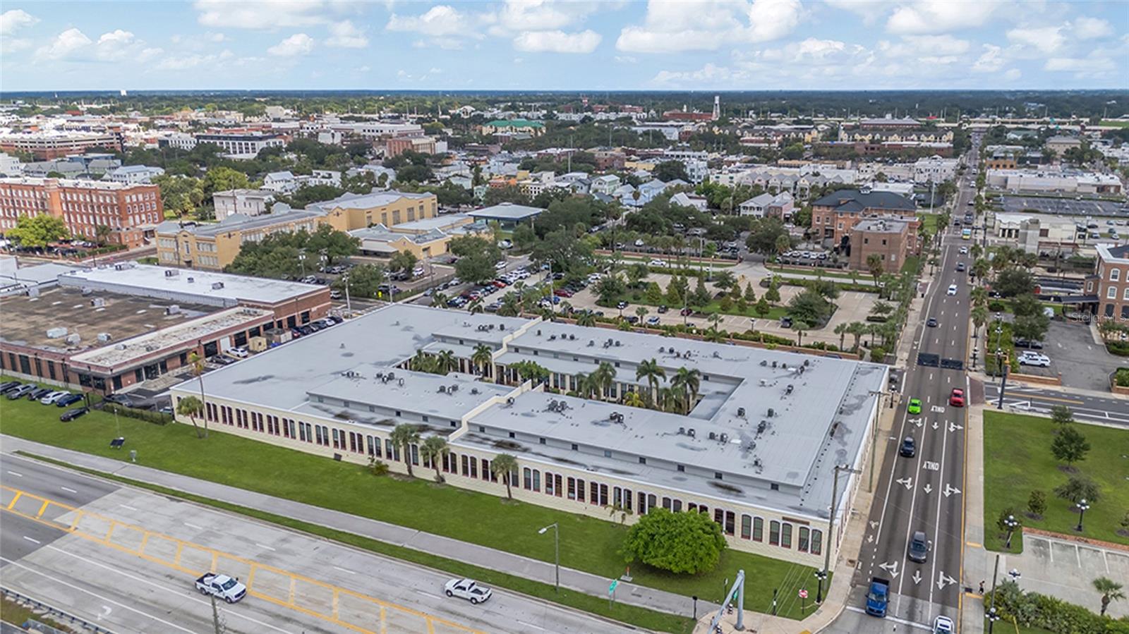 2001 E 2ND AVE #27 — photo 33