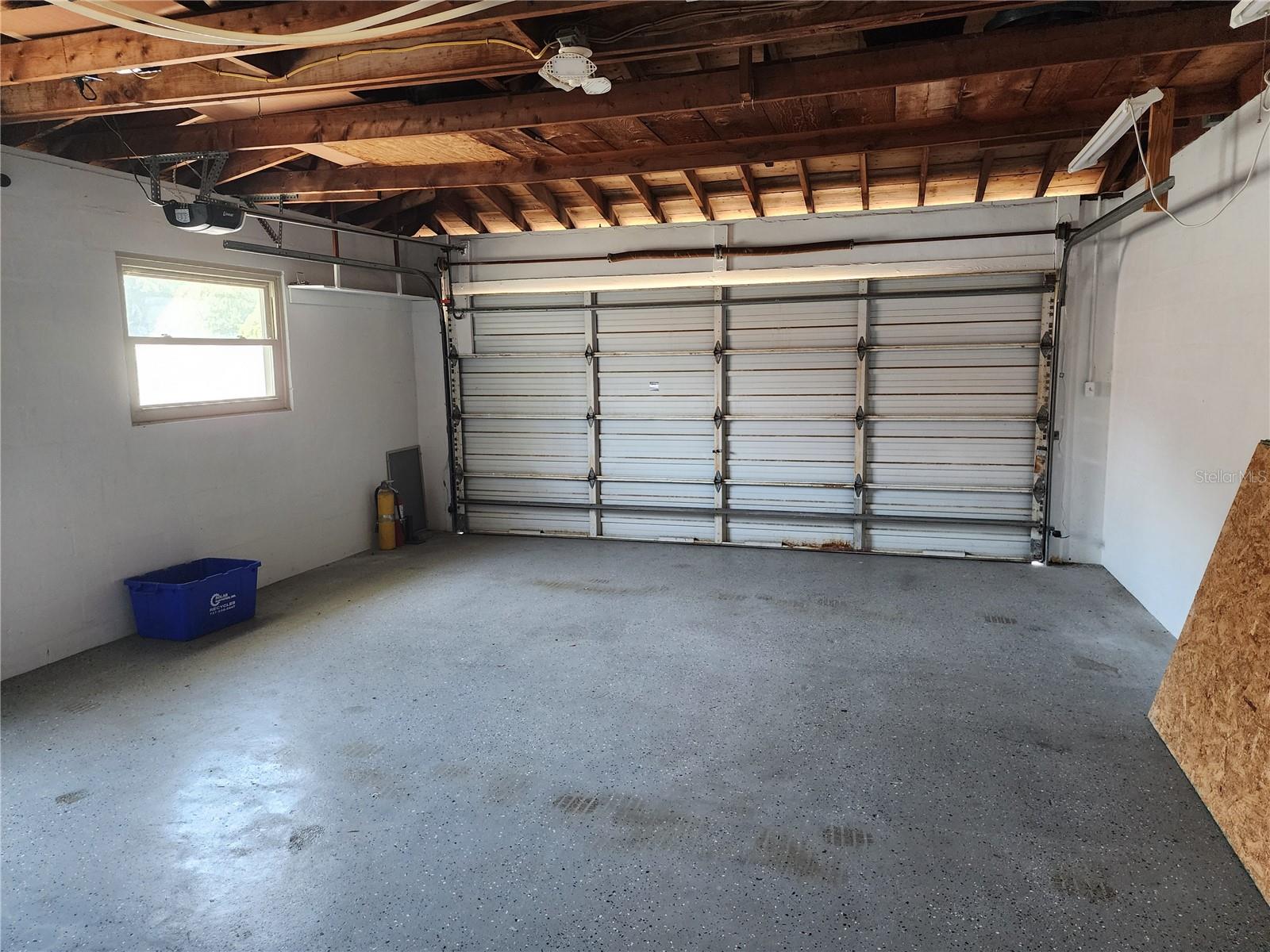 2347 EASTWOOD DR — photo 13