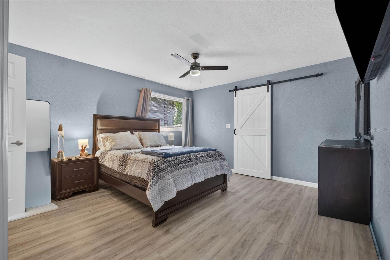 8114 N EDISON AVE — photo 19