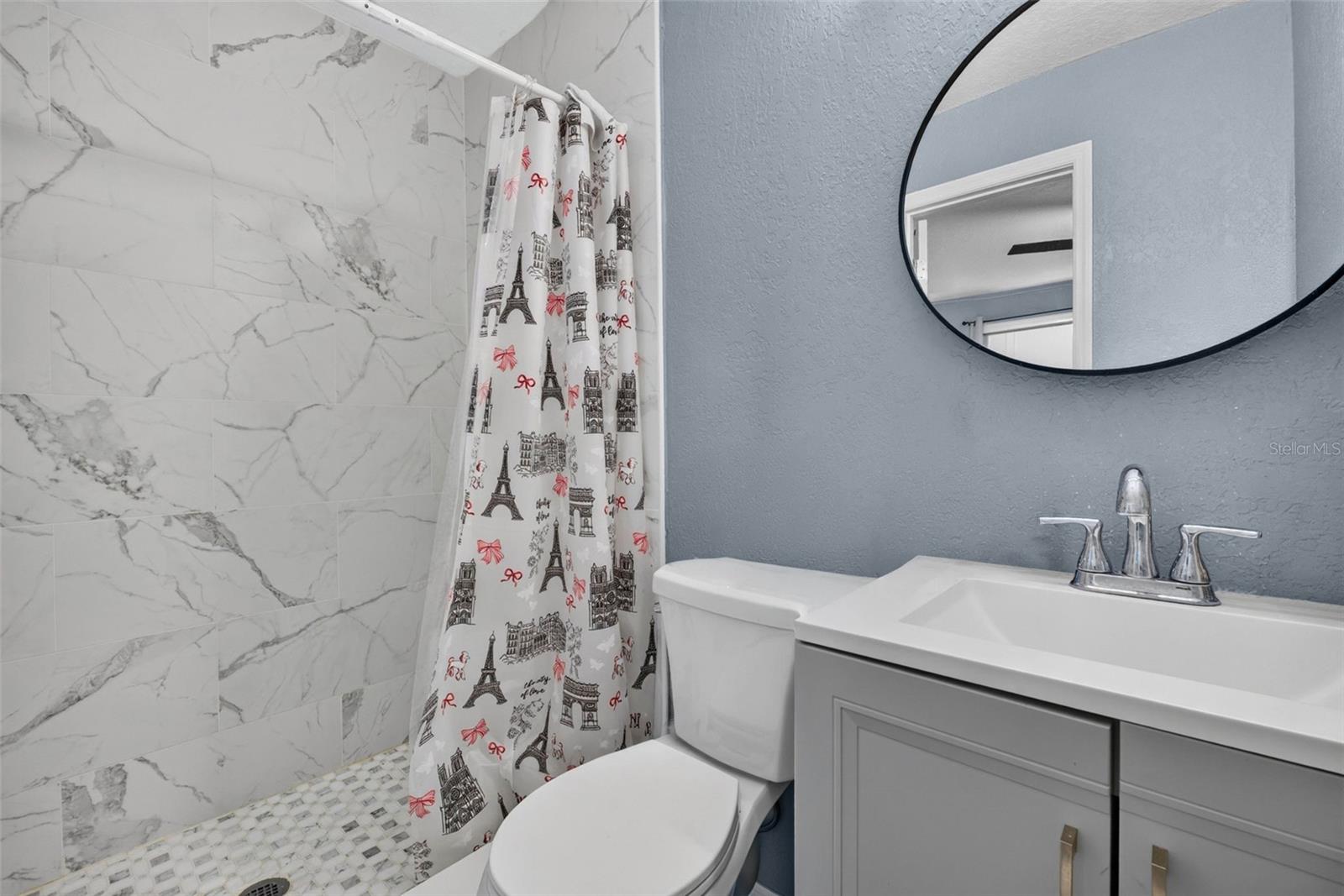 8114 N EDISON AVE — photo 31