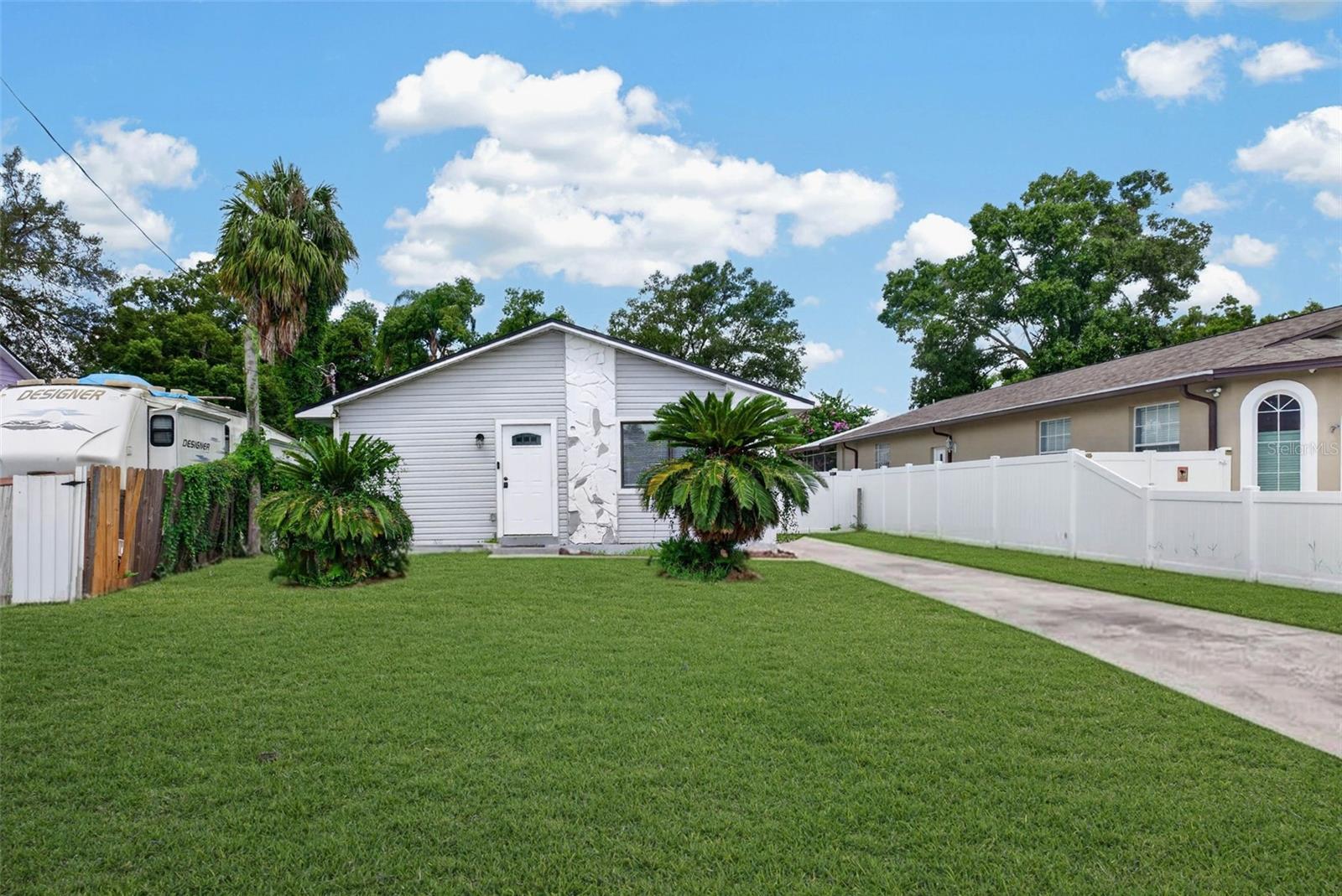 8114 N EDISON AVE — photo 40