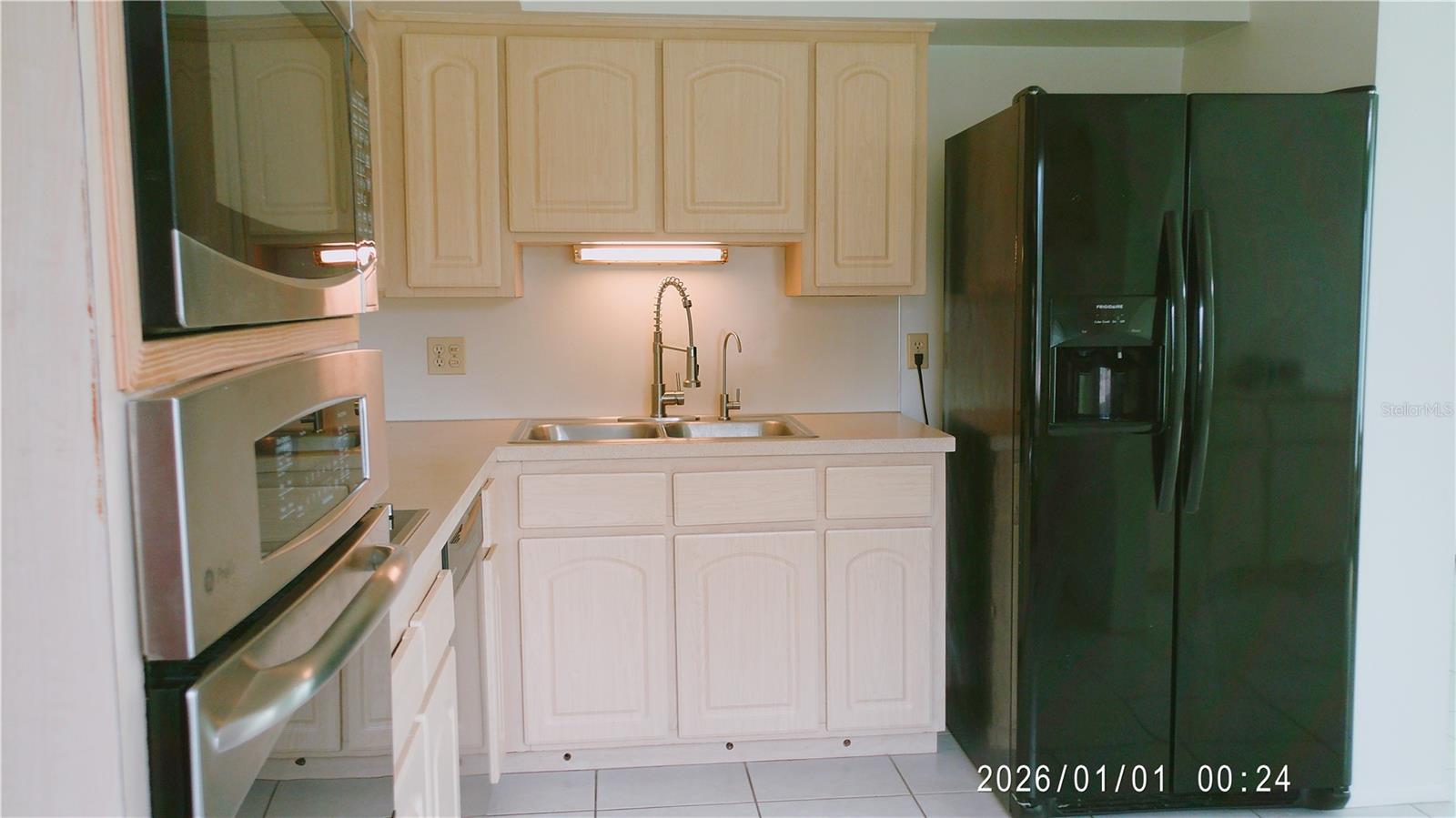 2361 ECUADORIAN WAY #19 — photo 14
