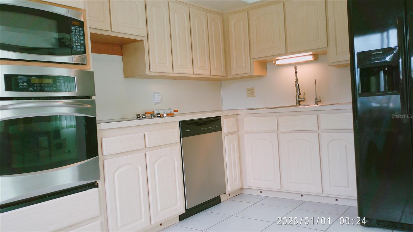 2361 ECUADORIAN WAY #19 — photo 15
