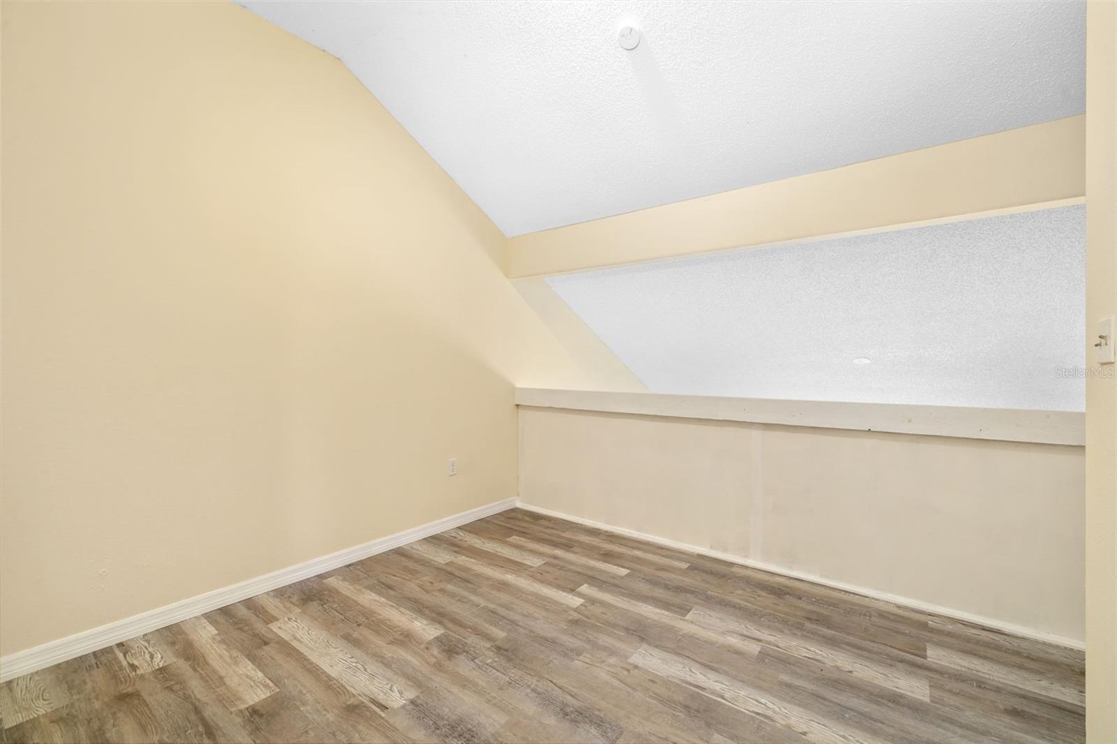 2004 WOOD HOLLOW PL — photo 27