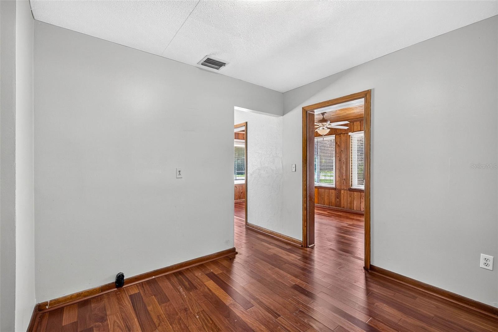 9522 N ASHLEY ST — photo 18