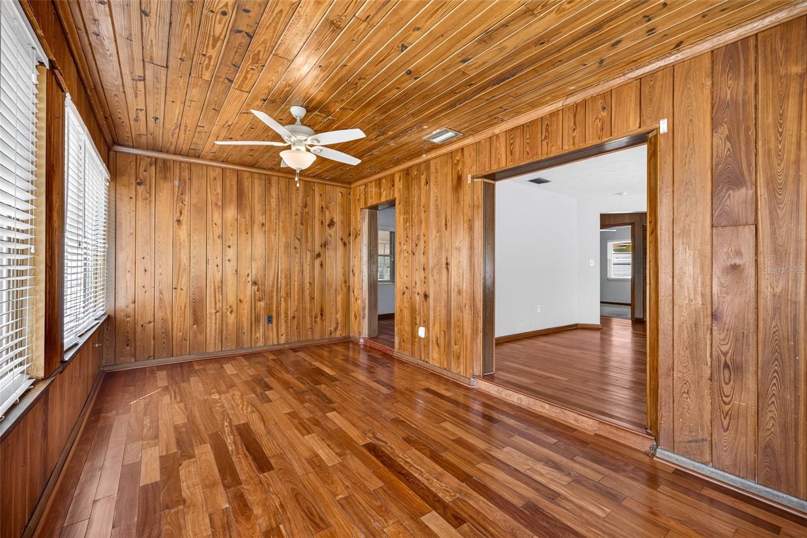 9522 N ASHLEY ST — photo 12