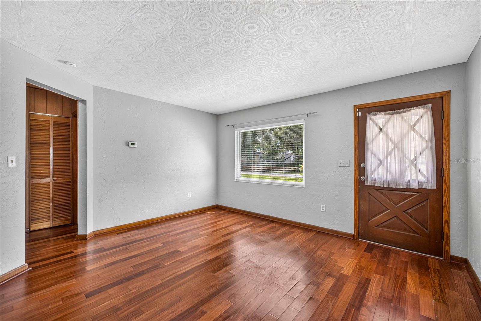 9522 N ASHLEY ST — photo 9