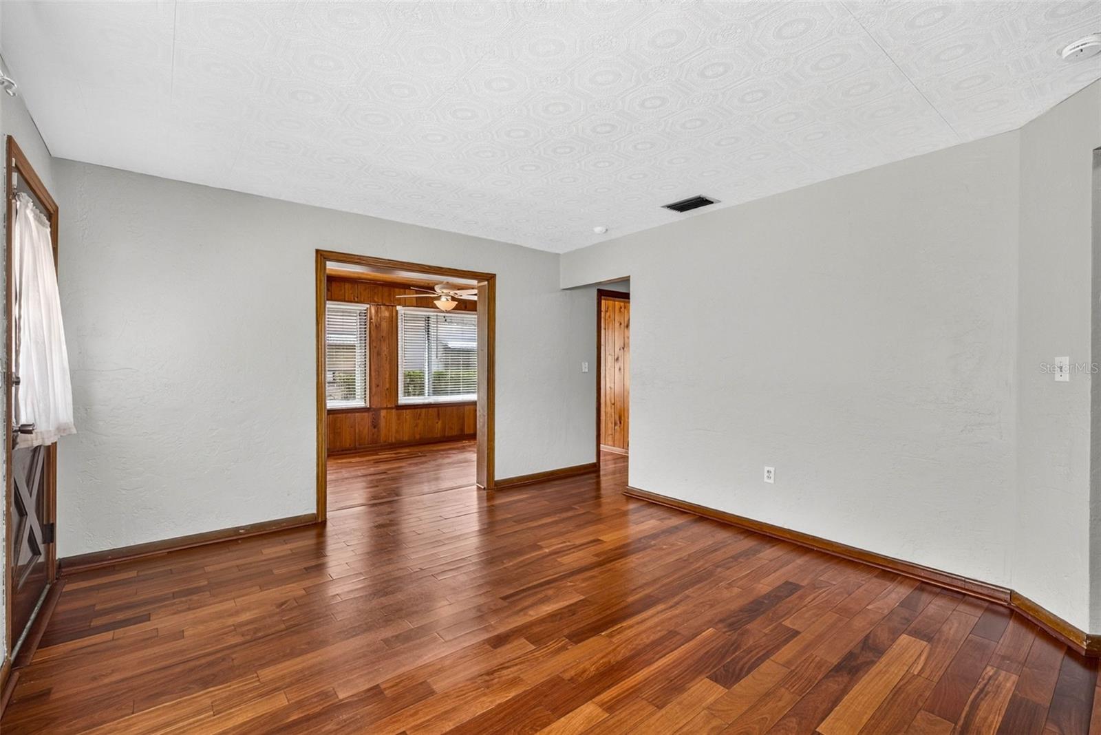 9522 N ASHLEY ST — photo 10