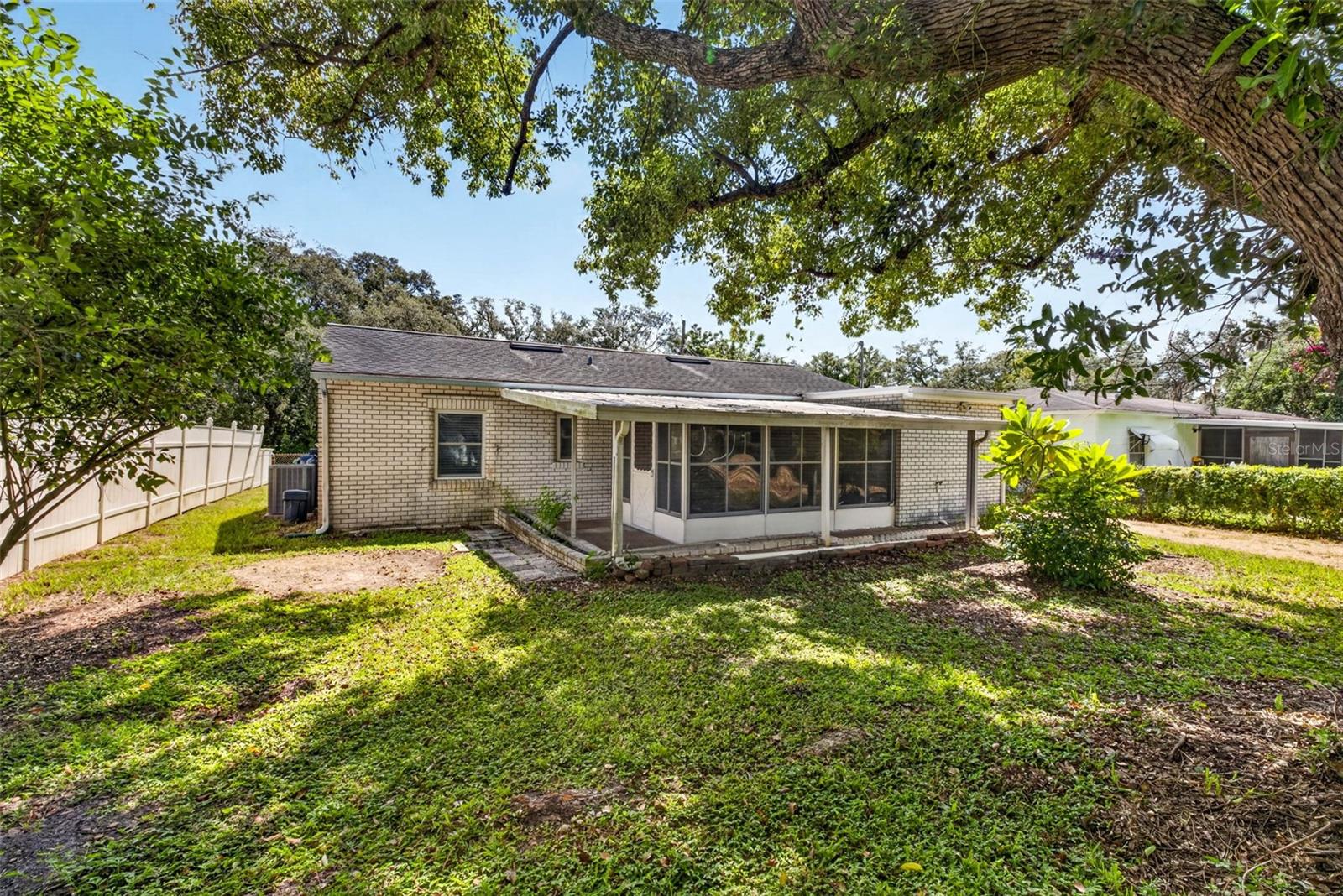 9522 N ASHLEY ST — photo 35
