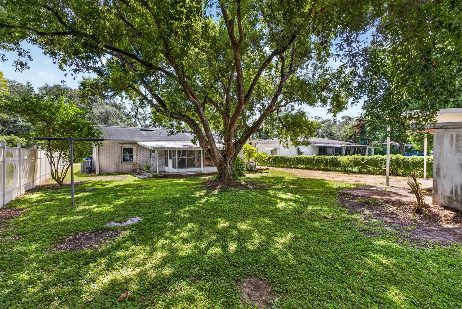 9522 N ASHLEY ST — photo 38