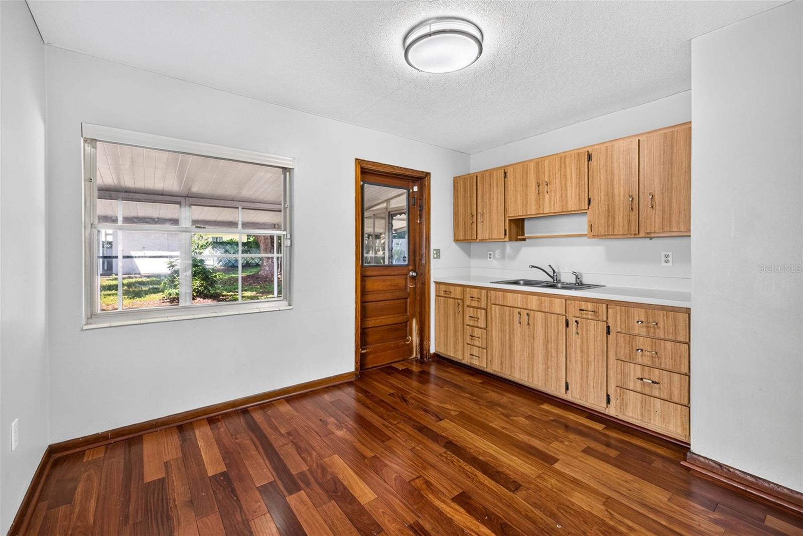 9522 N ASHLEY ST — photo 15