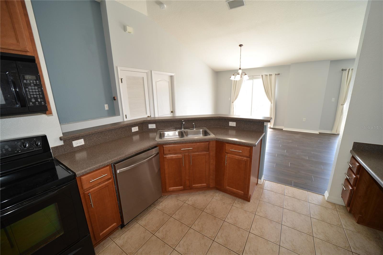 2328 TANBARK RIDGE PL — photo 13