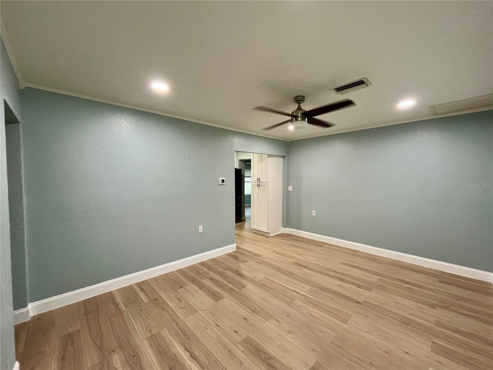 8330 WAVERLY RD N — photo 4