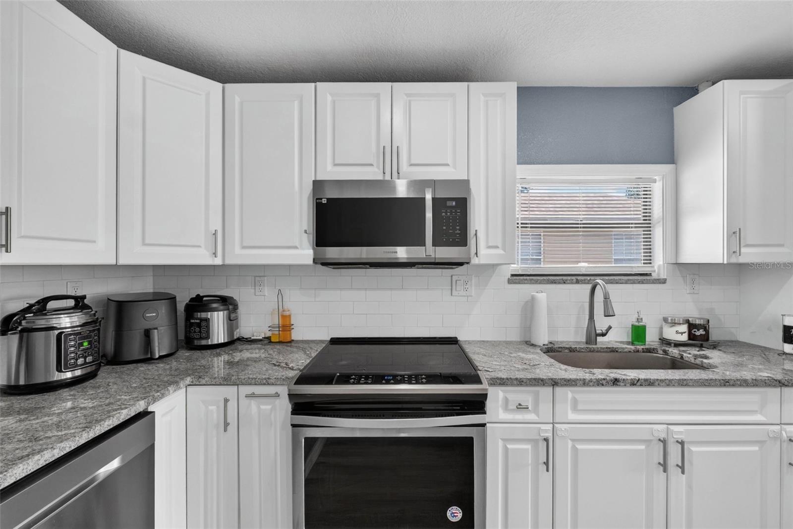8114 N EDISON AVE — photo 14