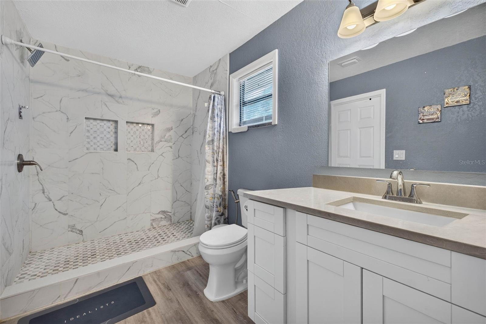 8114 N EDISON AVE — photo 23