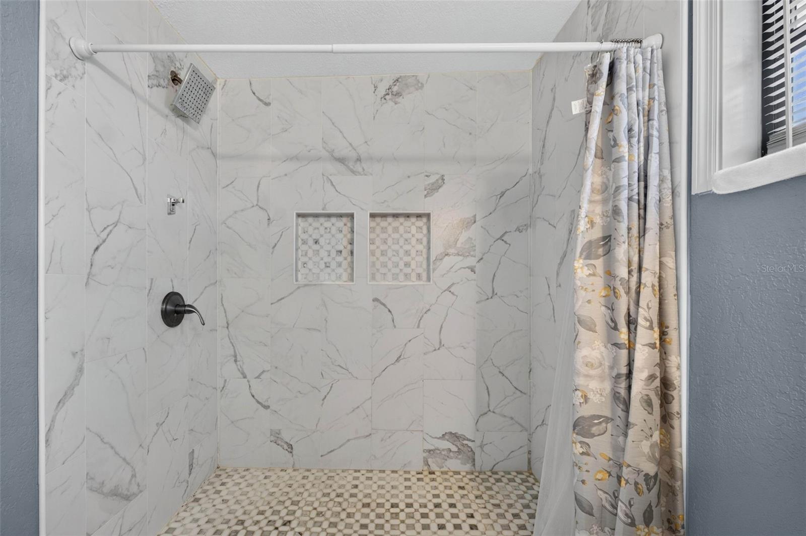 8114 N EDISON AVE — photo 25