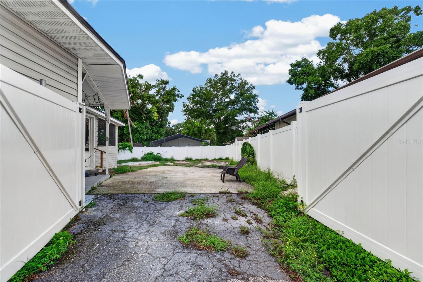 8114 N EDISON AVE — photo 45