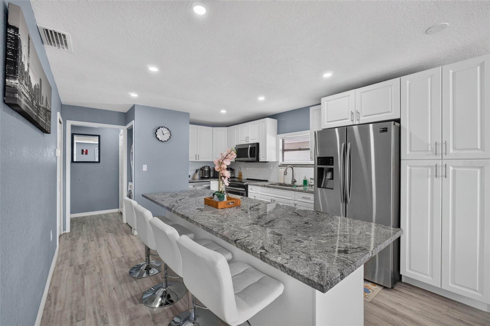 8114 N EDISON AVE — photo 17