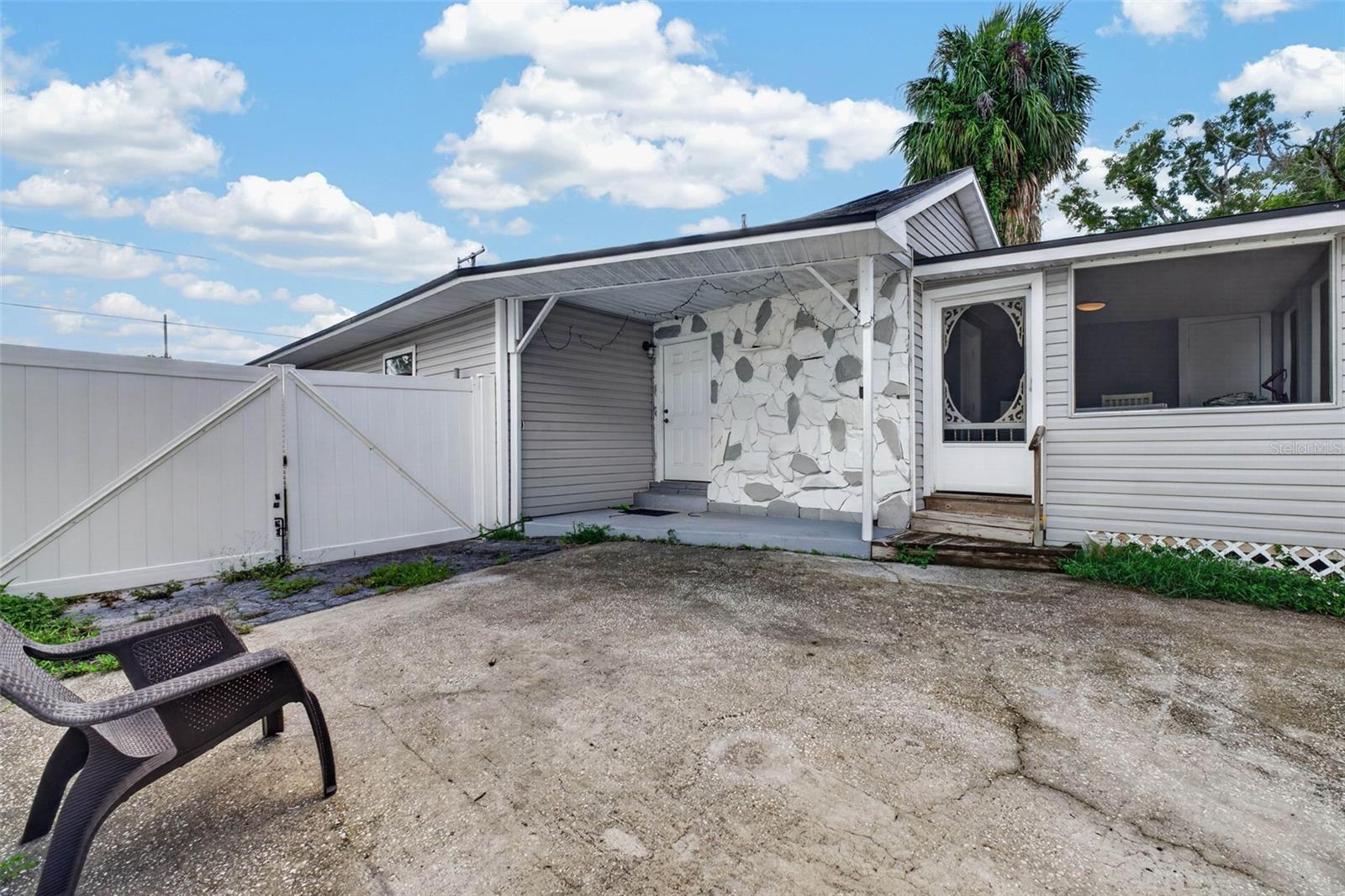 8114 N EDISON AVE — photo 46