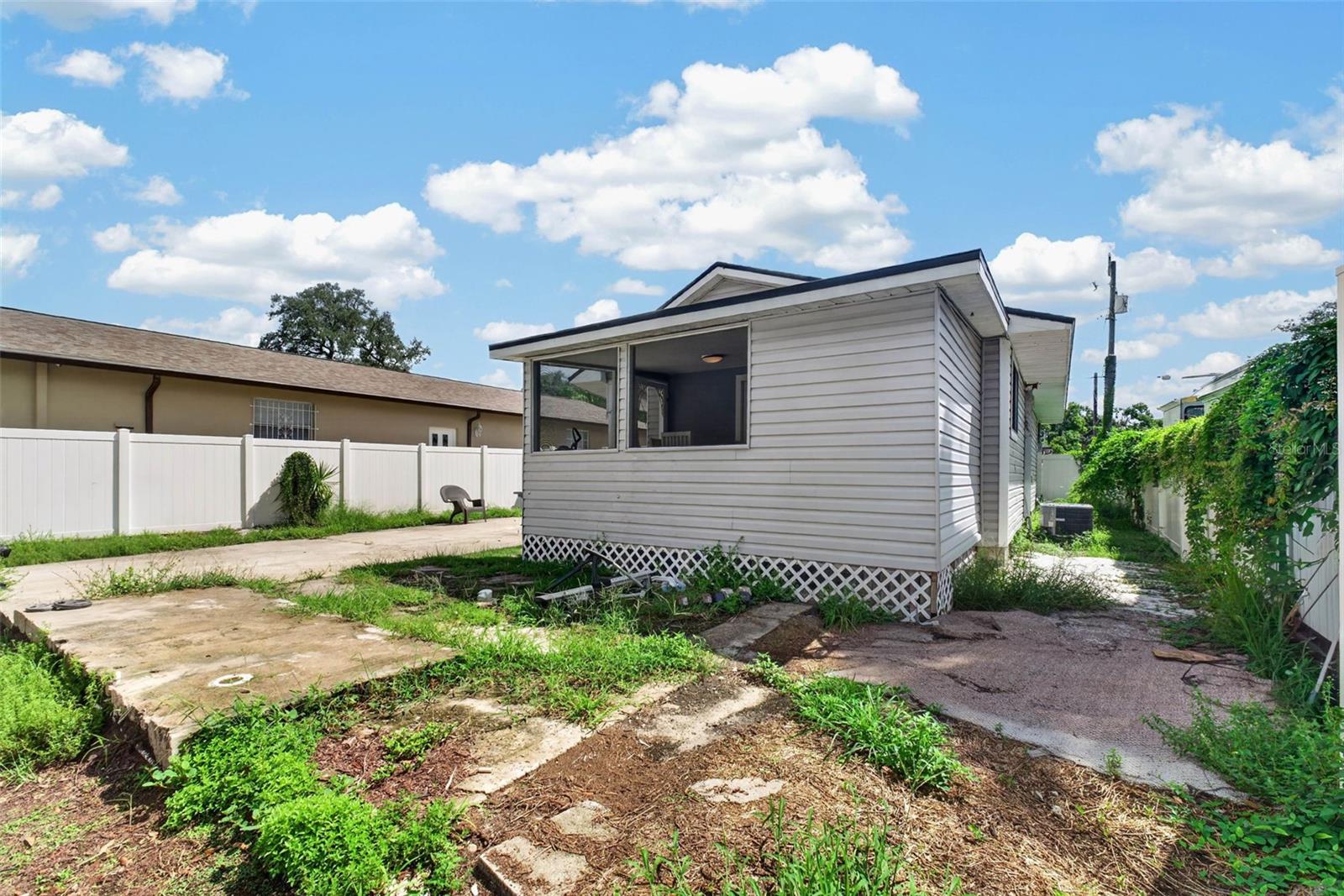 8114 N EDISON AVE — photo 52