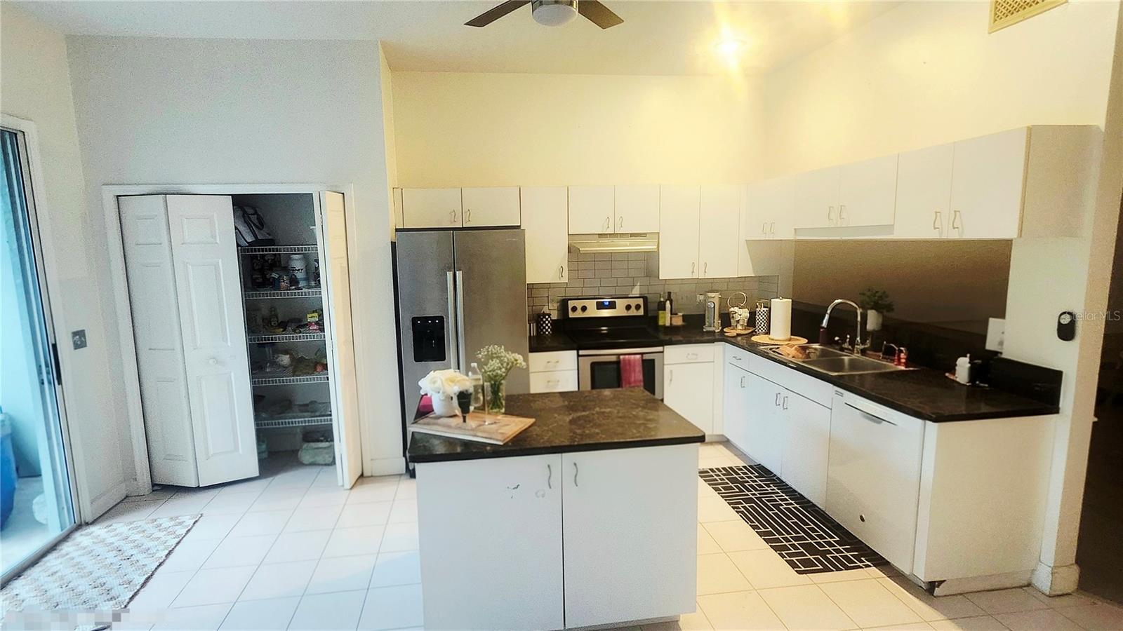 1764 ARABIAN LN — photo 5