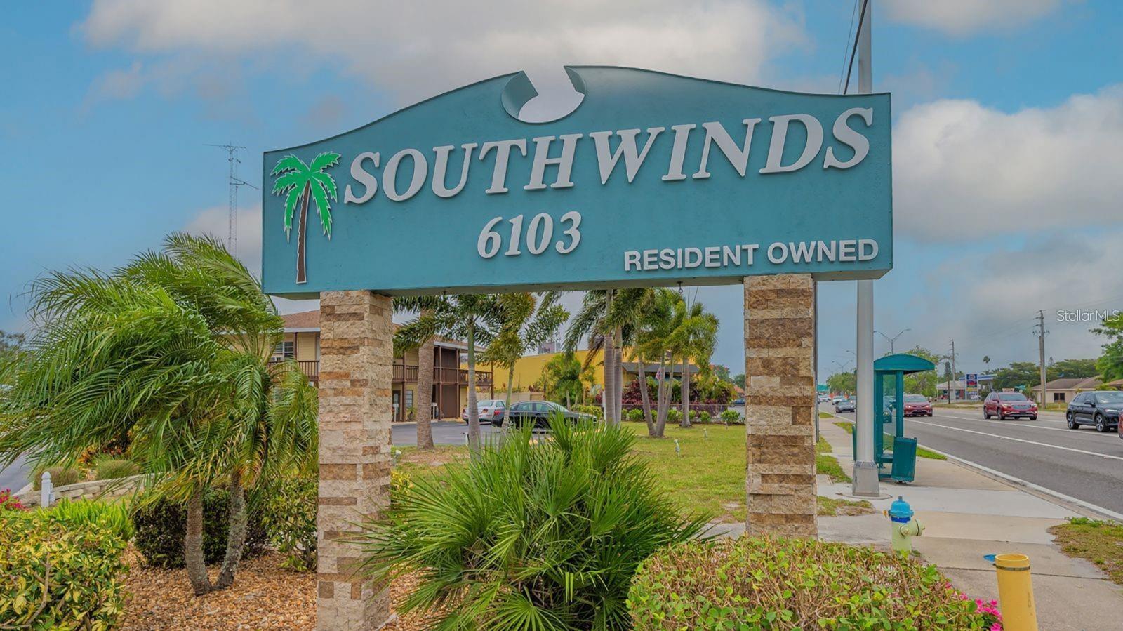 210 SOUTHWINDS DR — photo 14