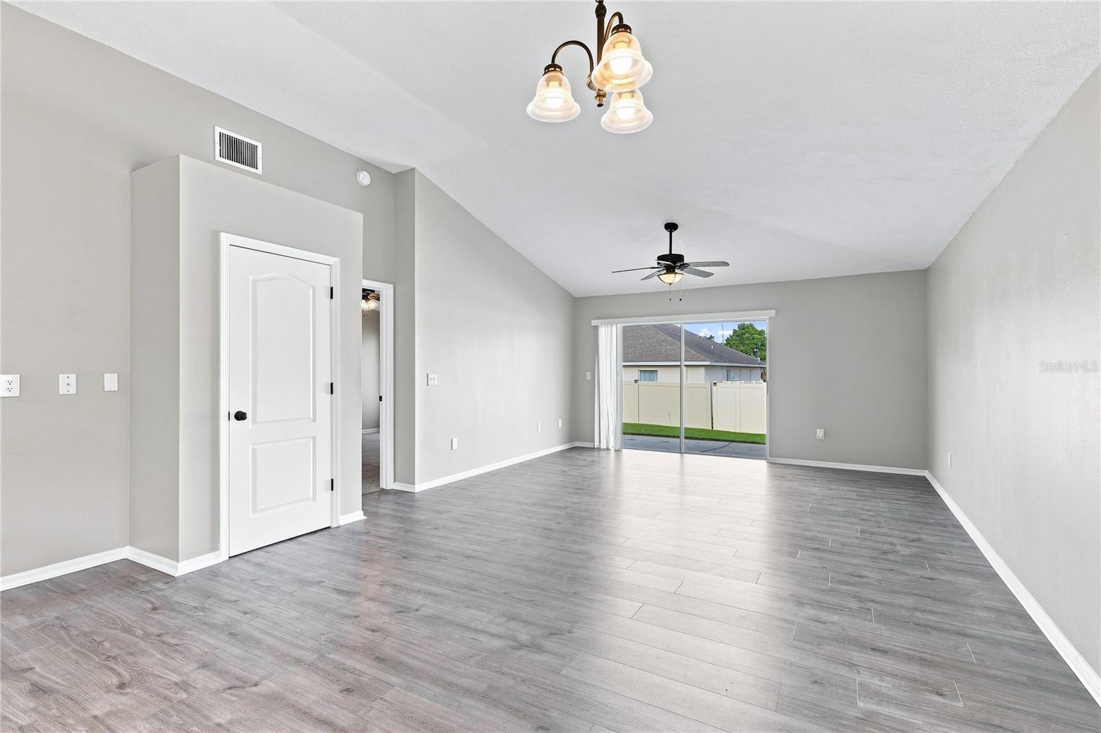 630 TUSCANNY ST — photo 16