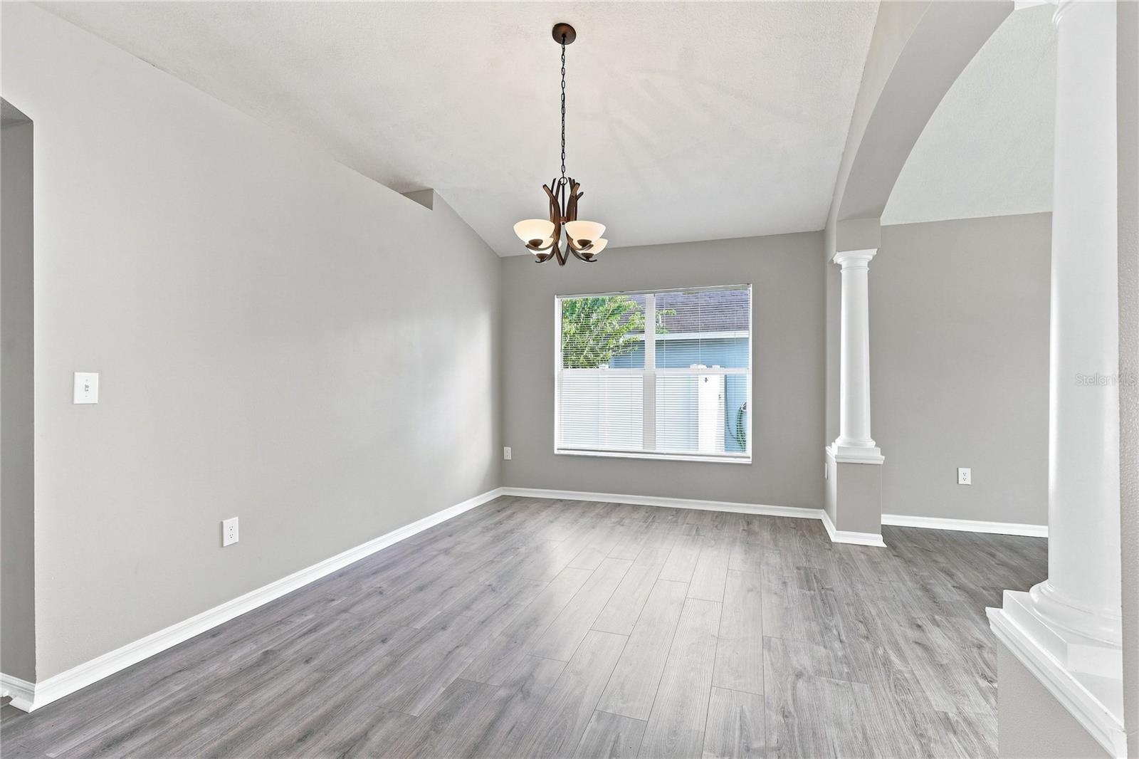 630 TUSCANNY ST — photo 10