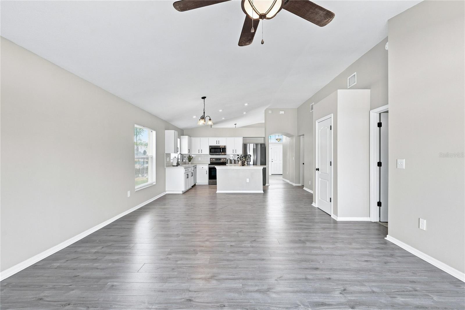 630 TUSCANNY ST — photo 17
