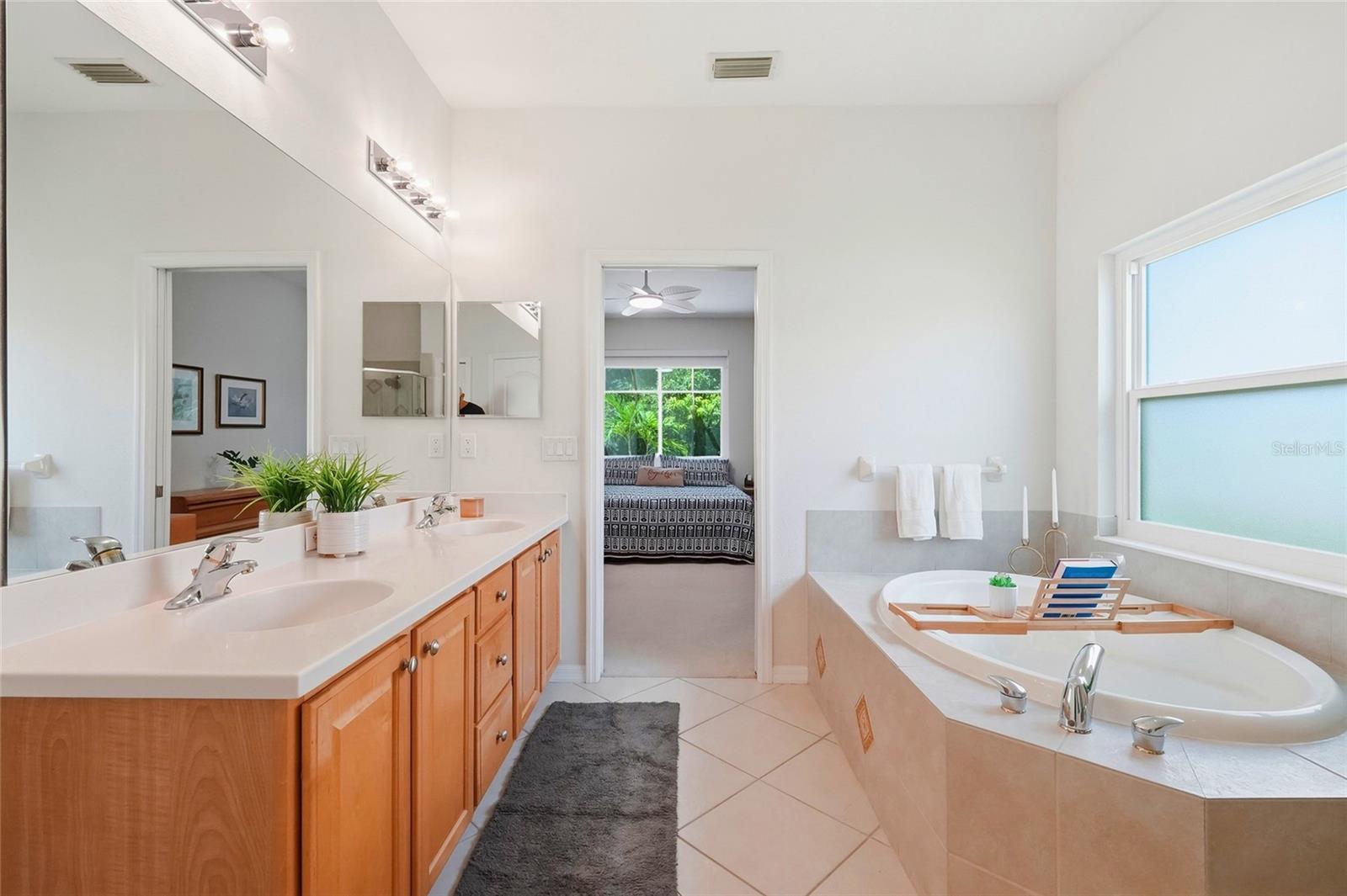412 GOLDEN HARBOUR TRL — photo 34